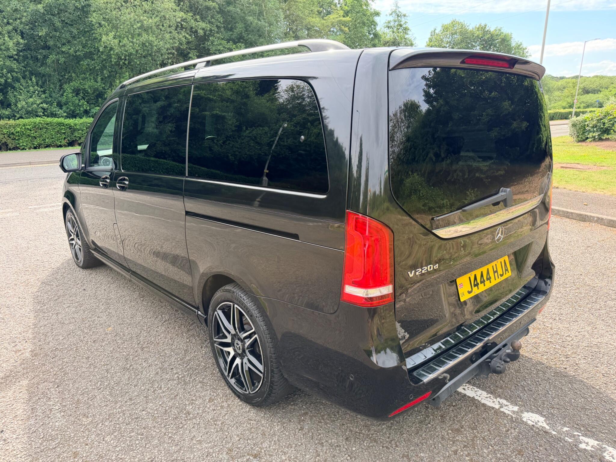 Mercedes-Benz V-Class view 5