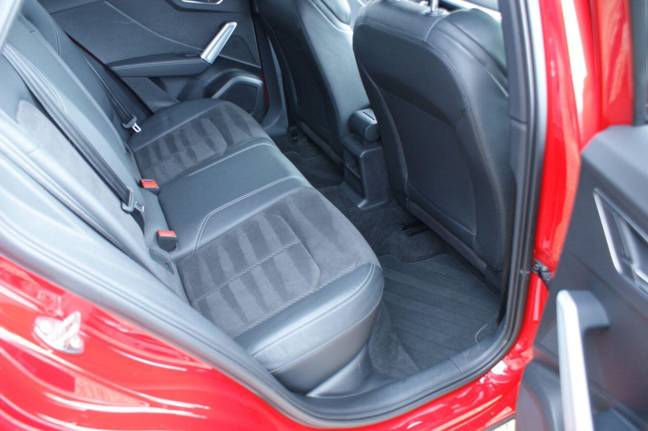 Audi SQ2 view 38