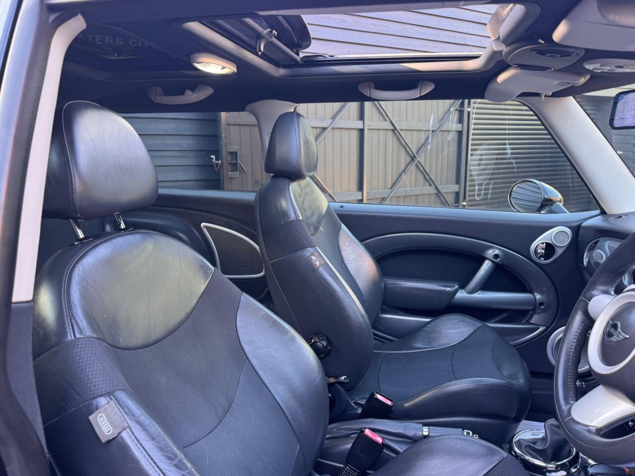 Mini Hatch view 11