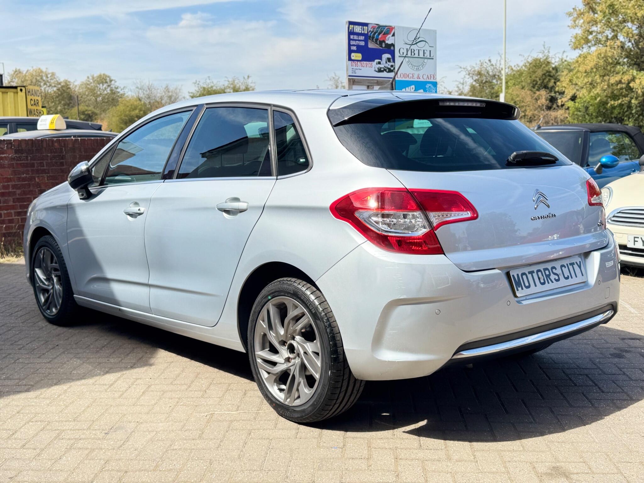 Citroen C4 view 7