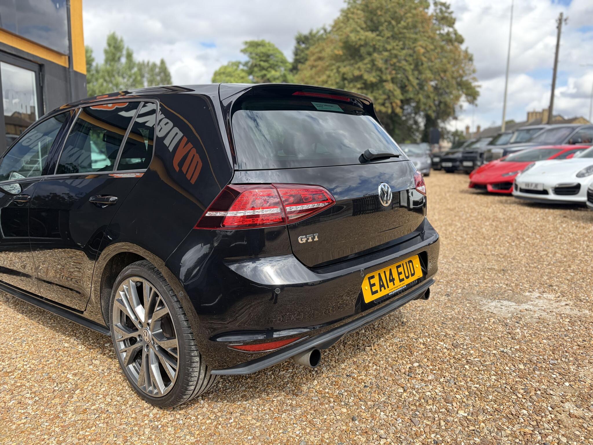 Volkswagen Golf view 9