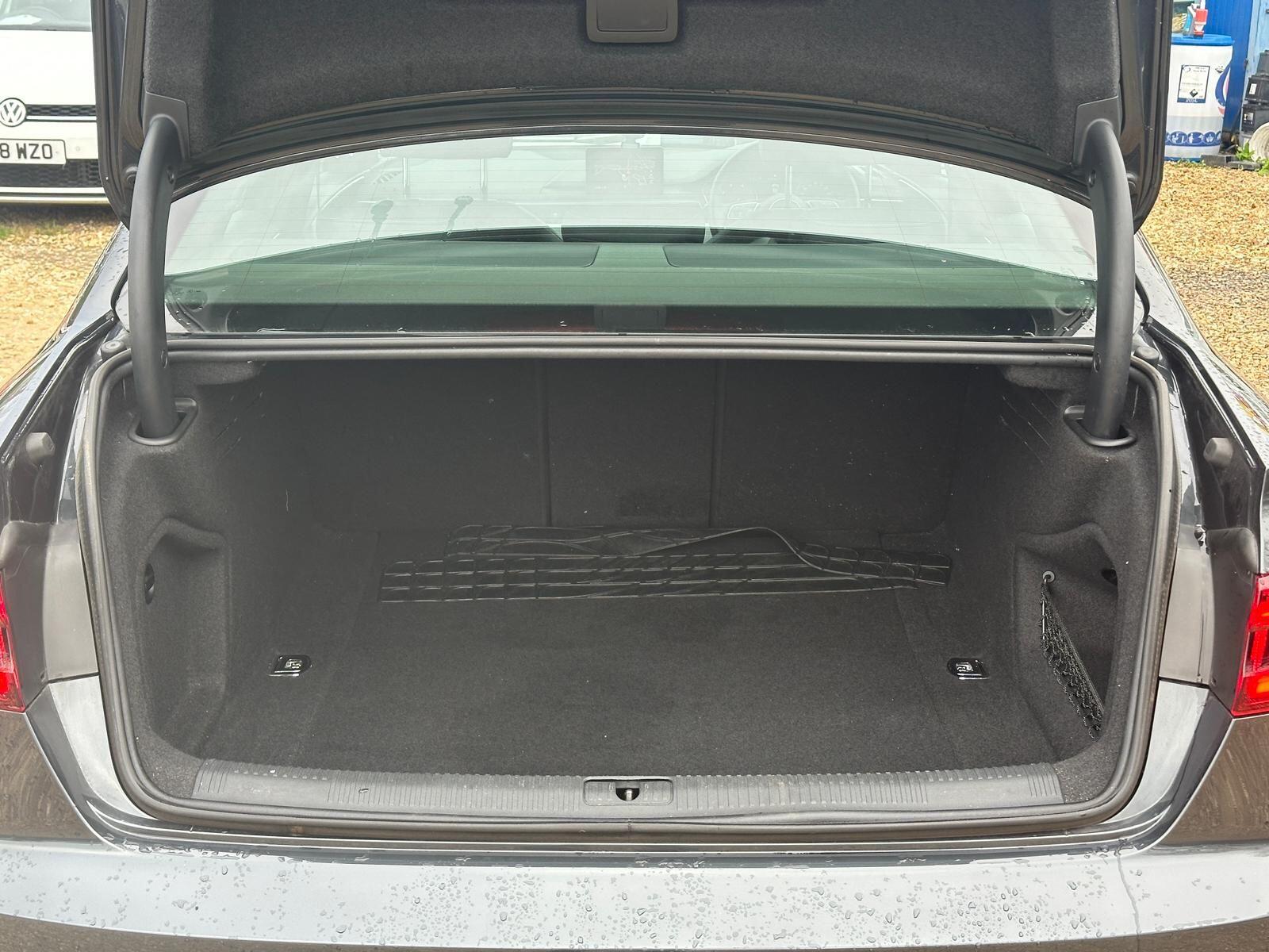 Audi A4 view 35