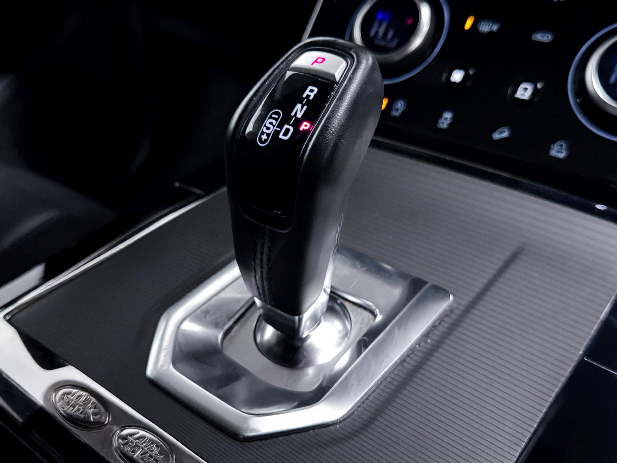 Land Rover Range Rover Evoque view 34