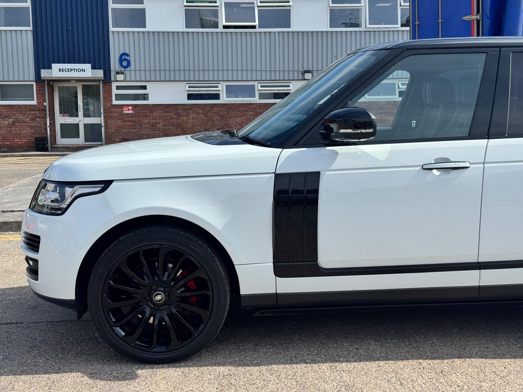 Land Rover Range Rover view 8
