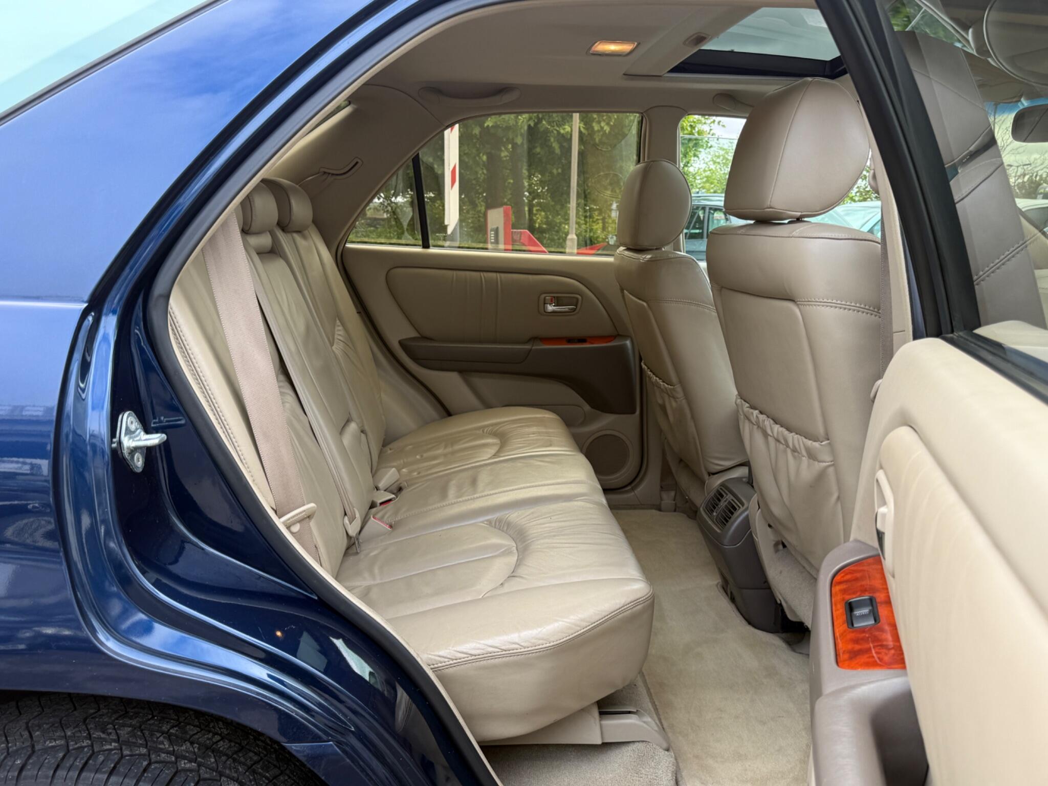 Lexus RX - Image 36