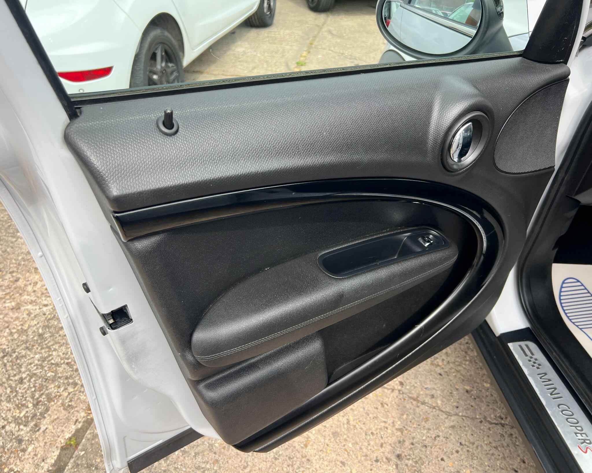 Mini Countryman view 5