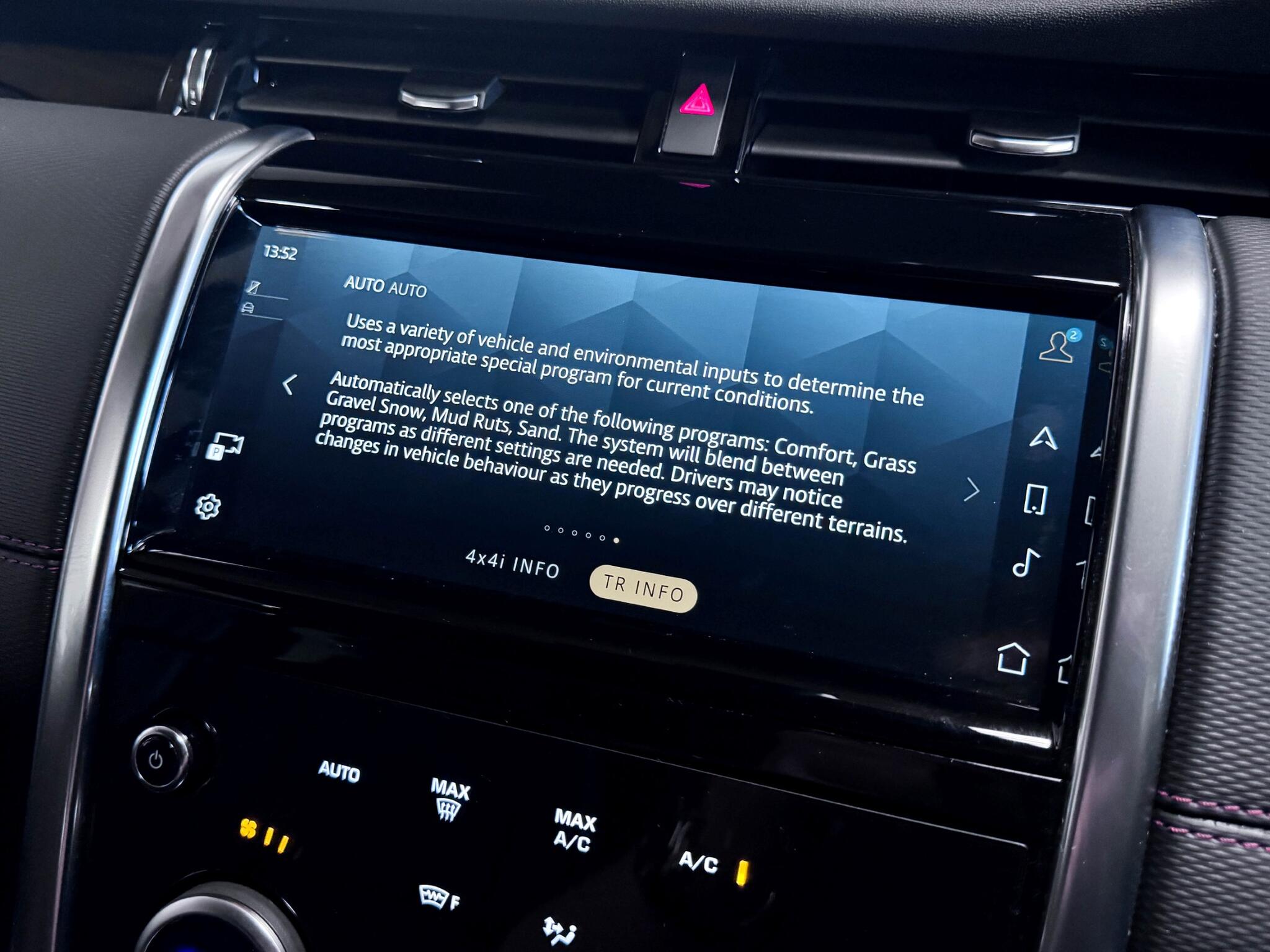 Land Rover Discovery Sport view 52