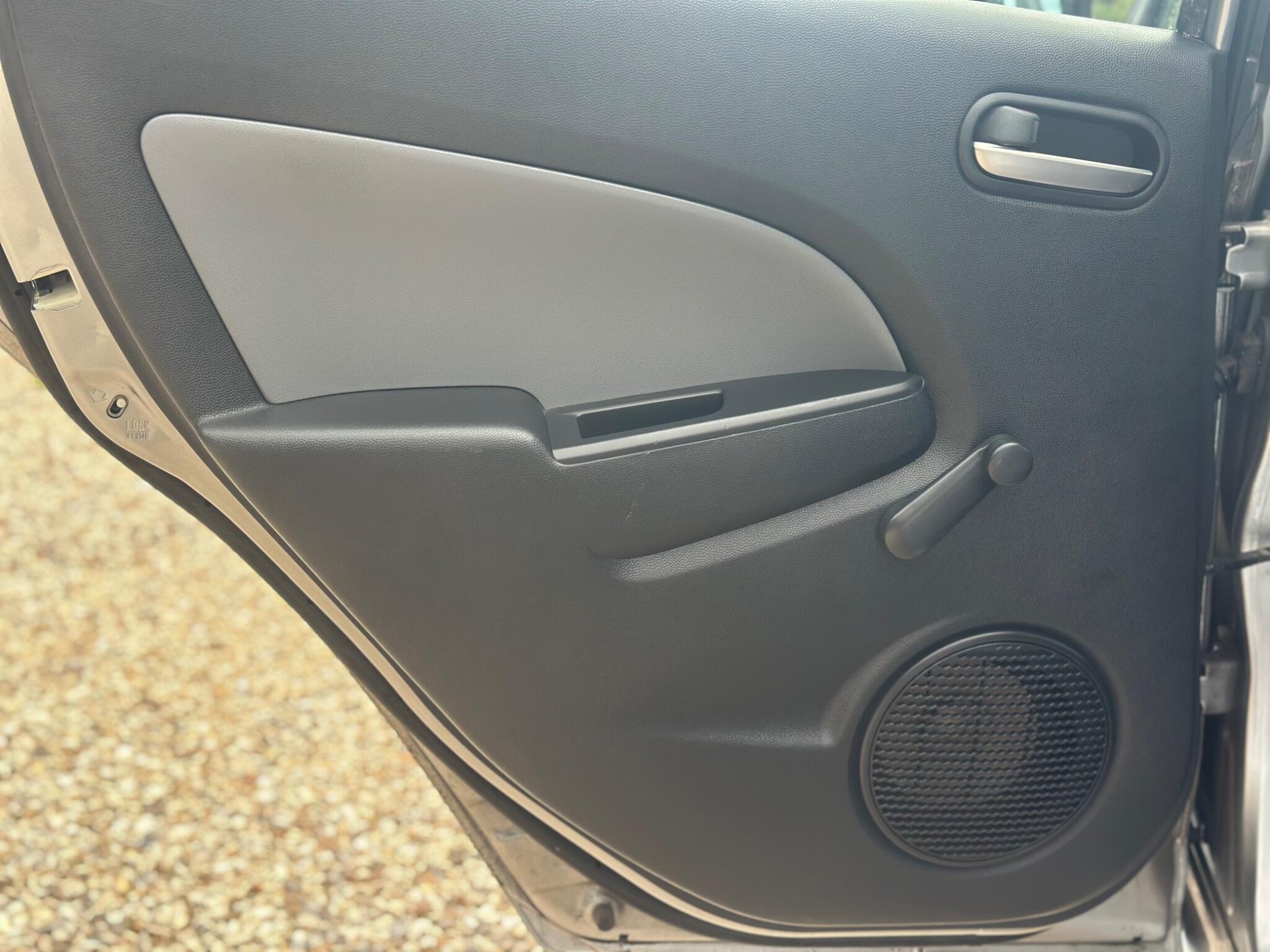 Mazda Mazda2 view 51