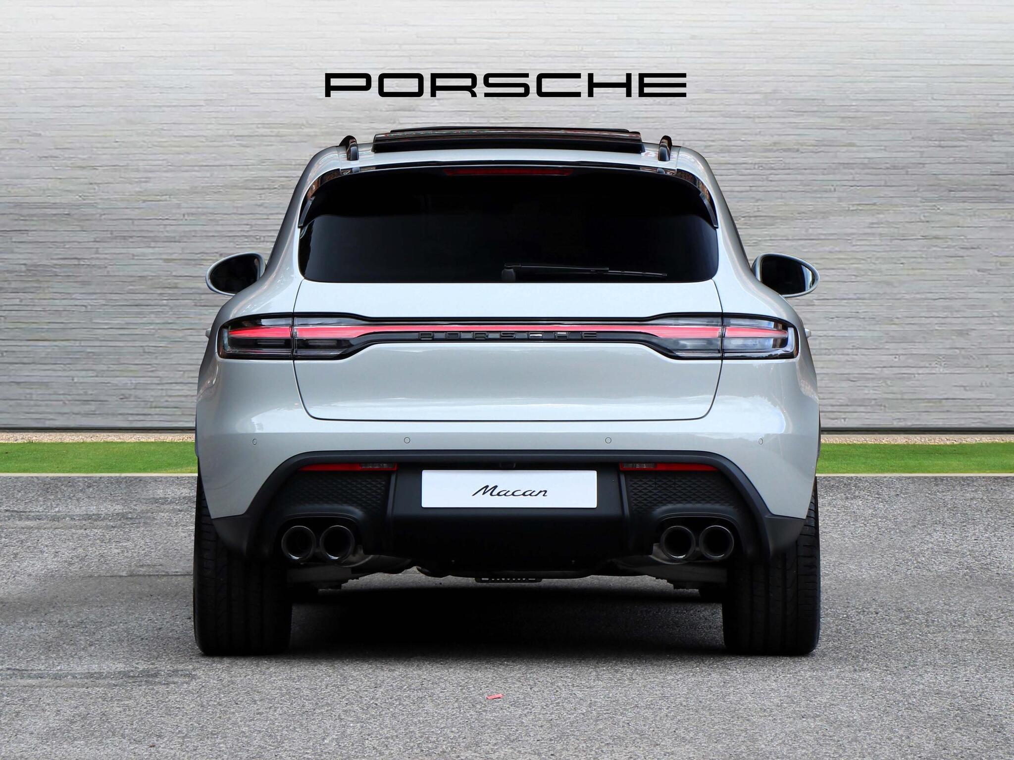 Porsche Macan view 8