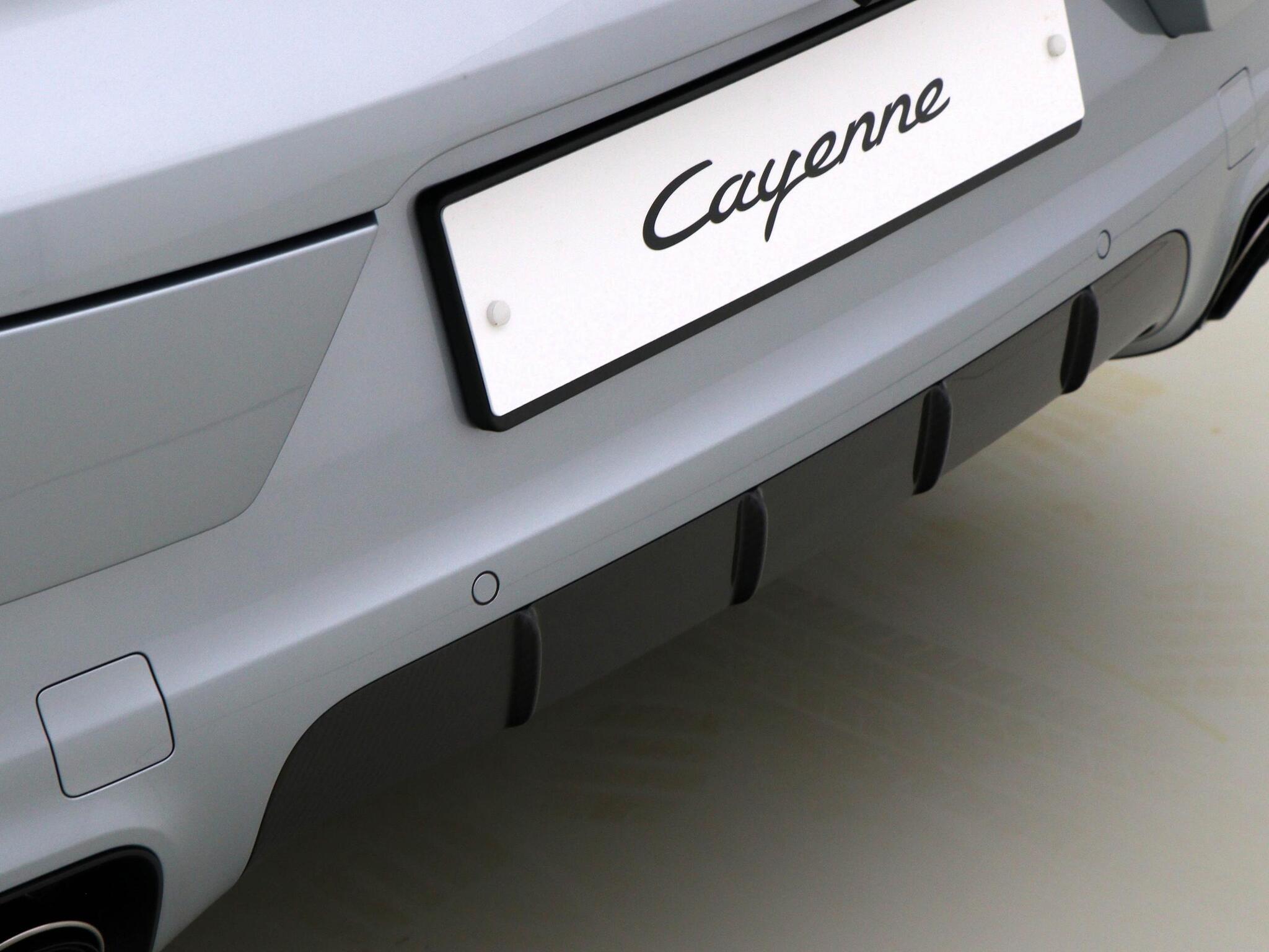 Porsche Cayenne view 42
