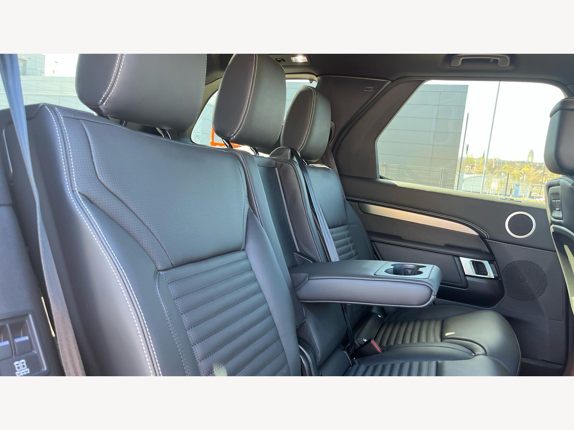 Land Rover Discovery view 28