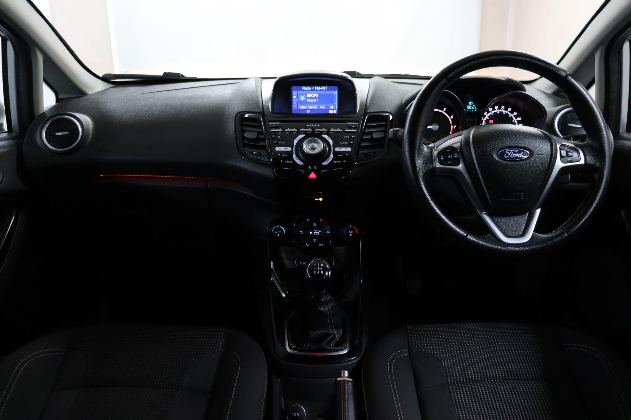Ford Fiesta view 38