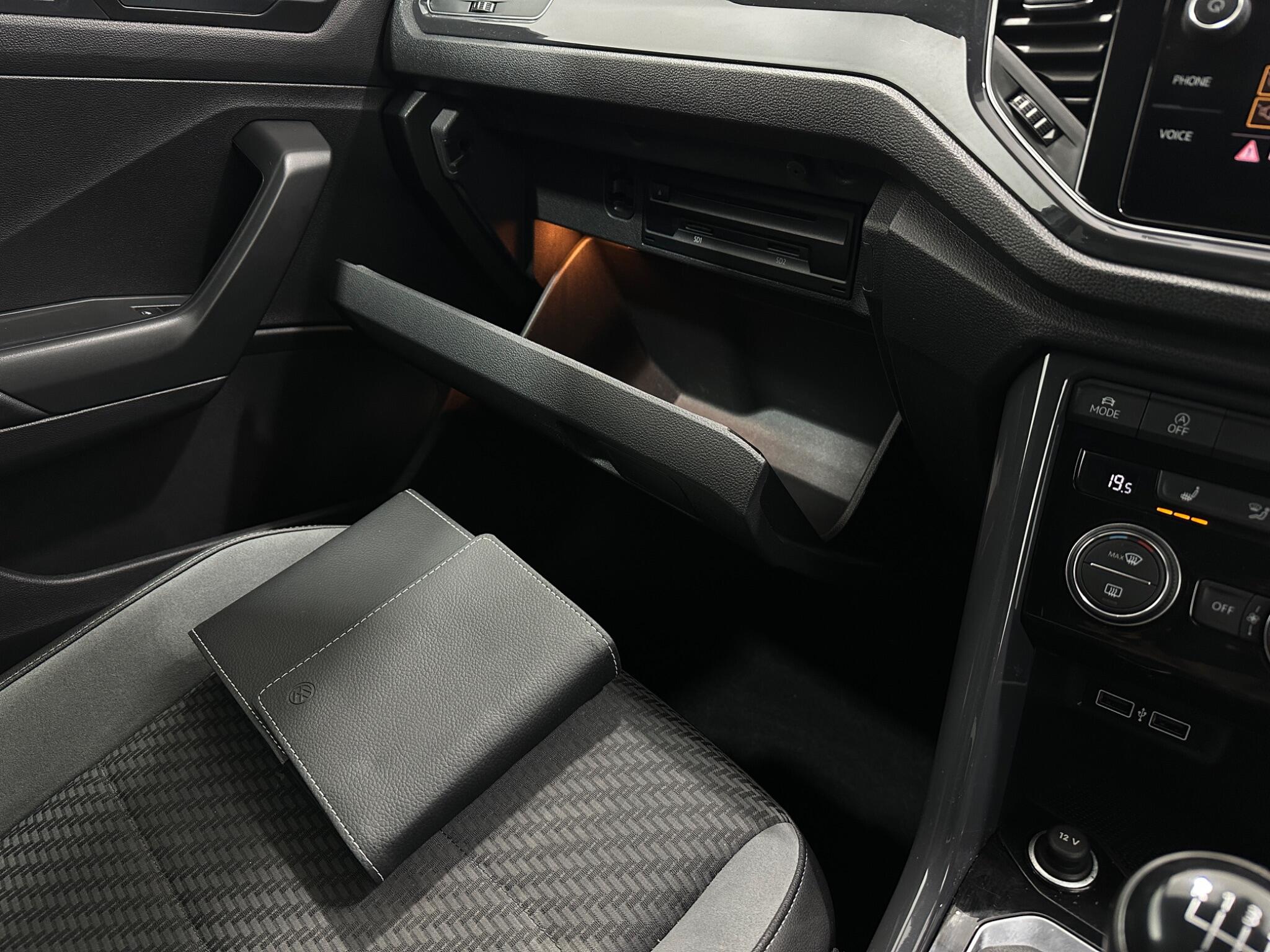 Volkswagen T-Roc view 28