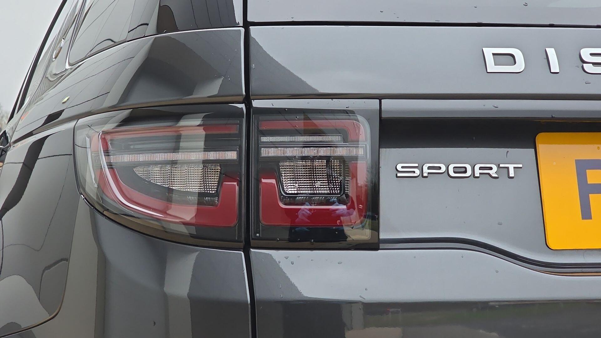 Land Rover Discovery Sport view 19