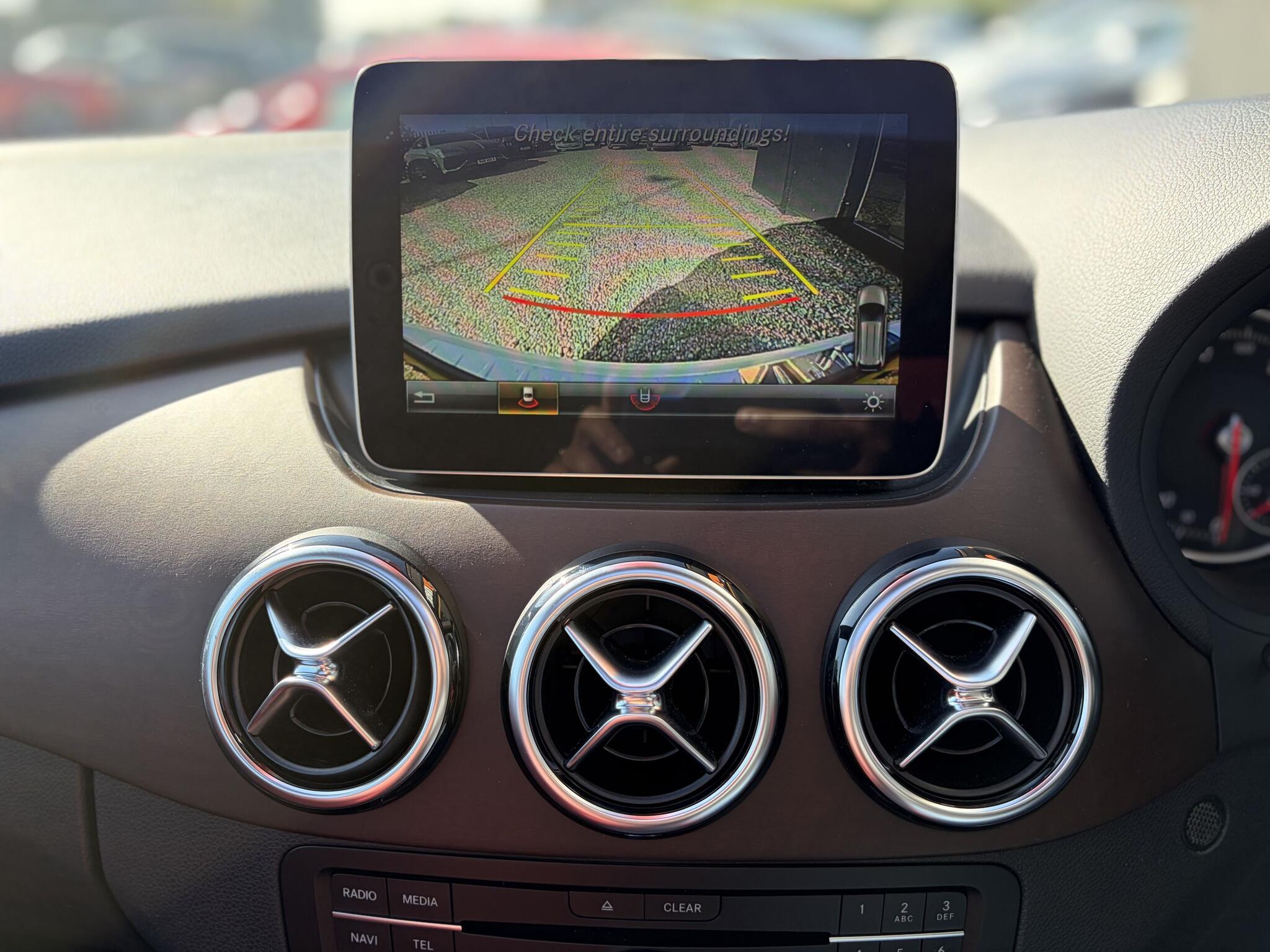 Mercedes-Benz B-Class view 21