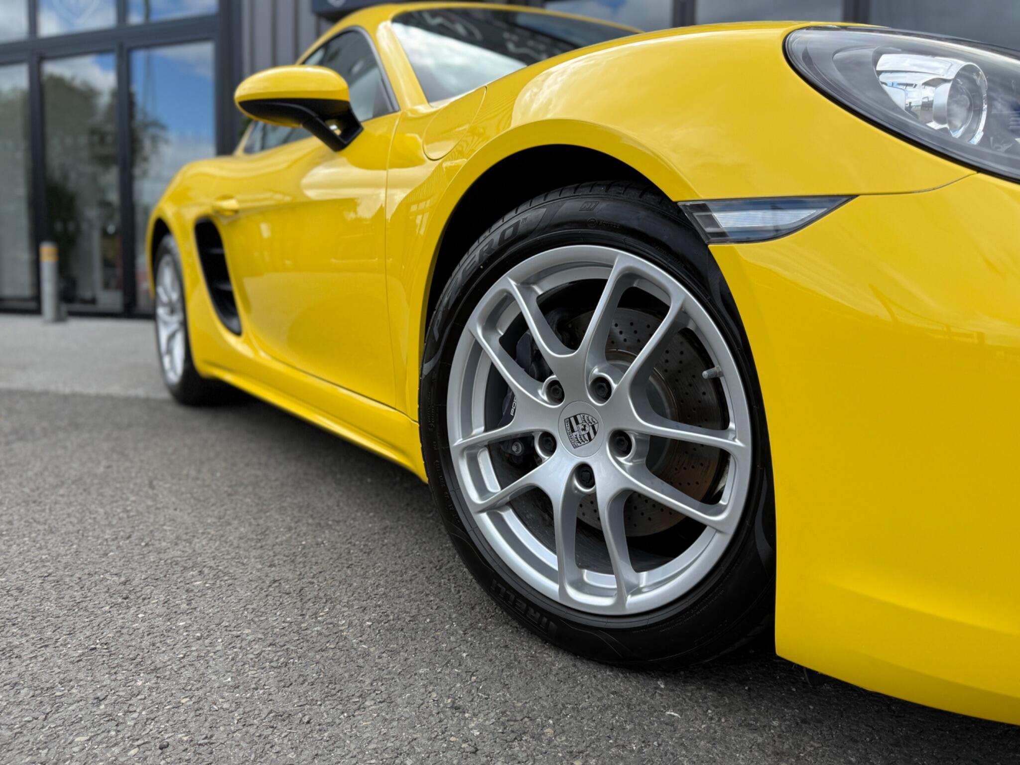 Porsche 718 Cayman view 6
