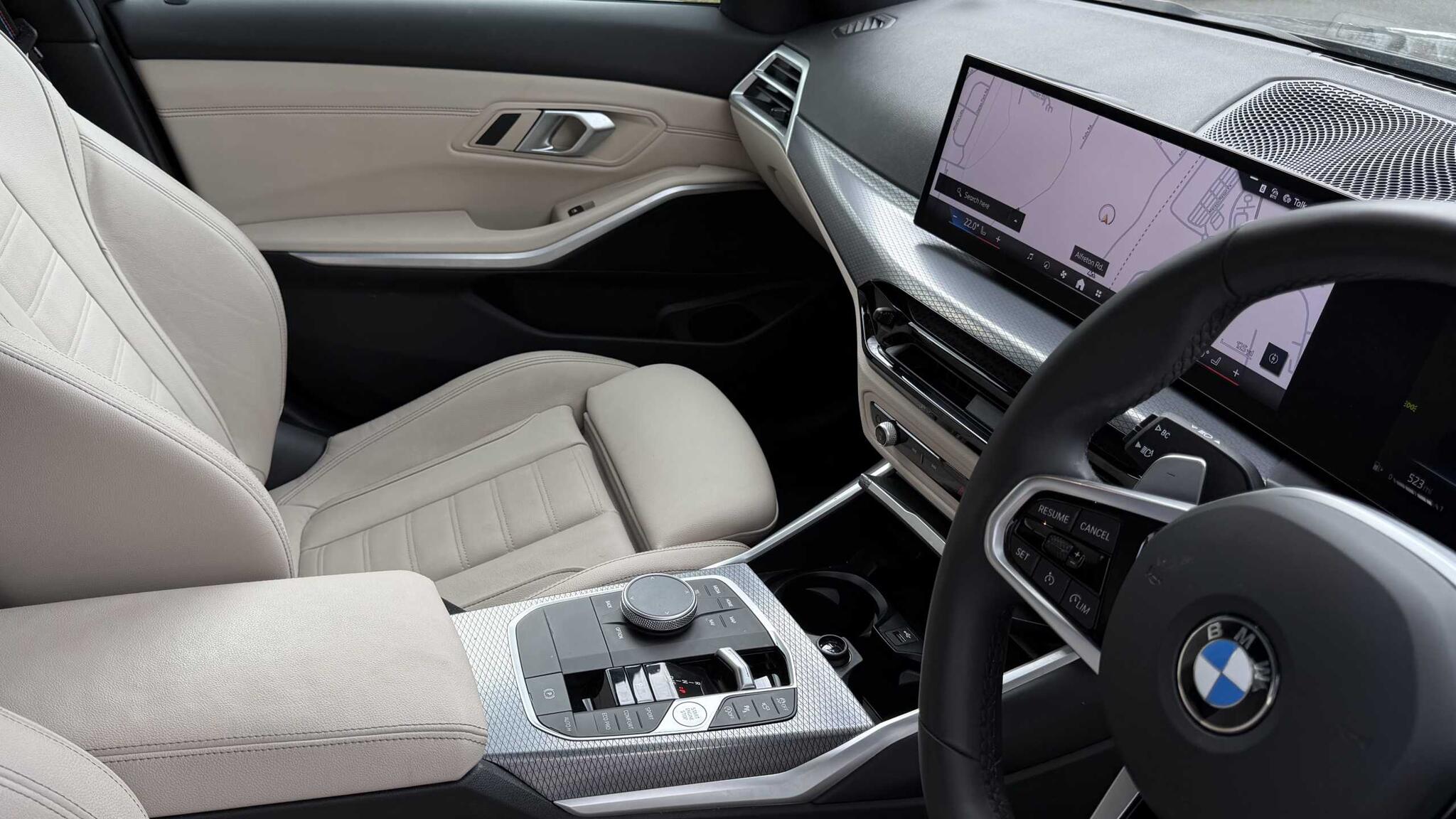 BMW 3 Series view 32