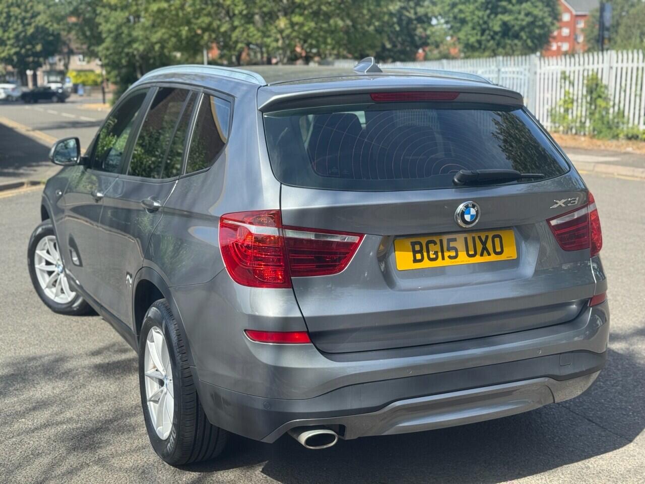 BMW X3 view 5