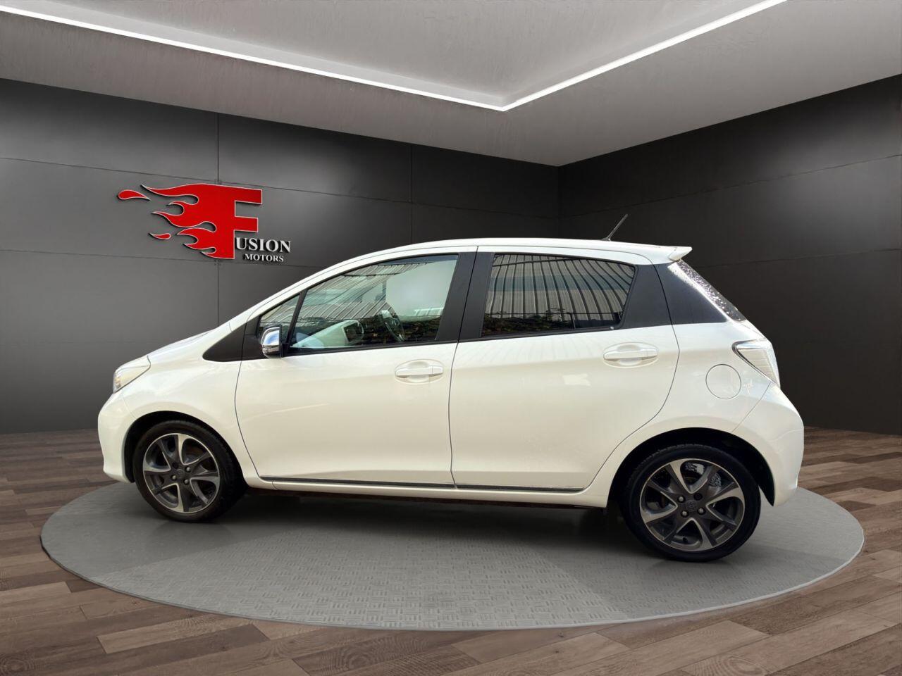 Toyota Yaris view 3