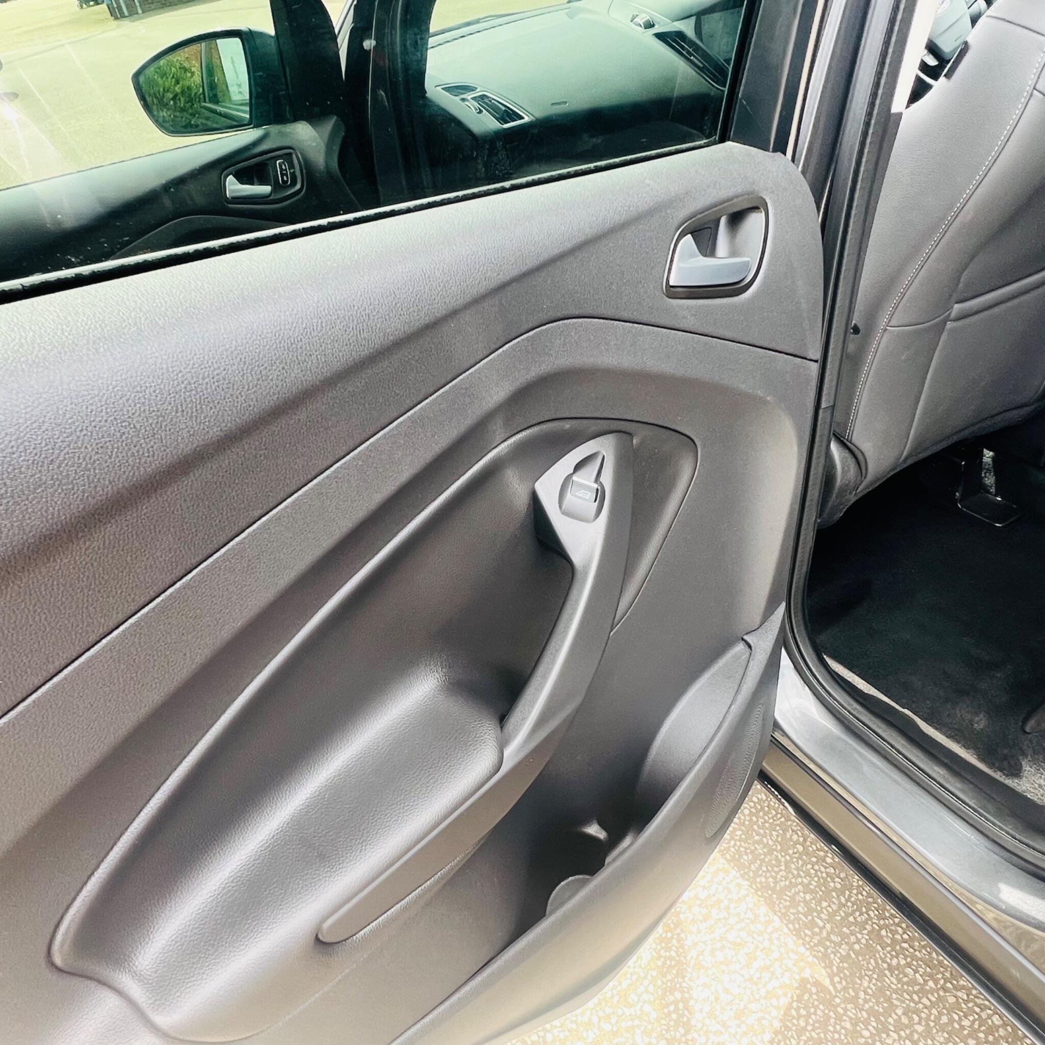 Ford Kuga view 13