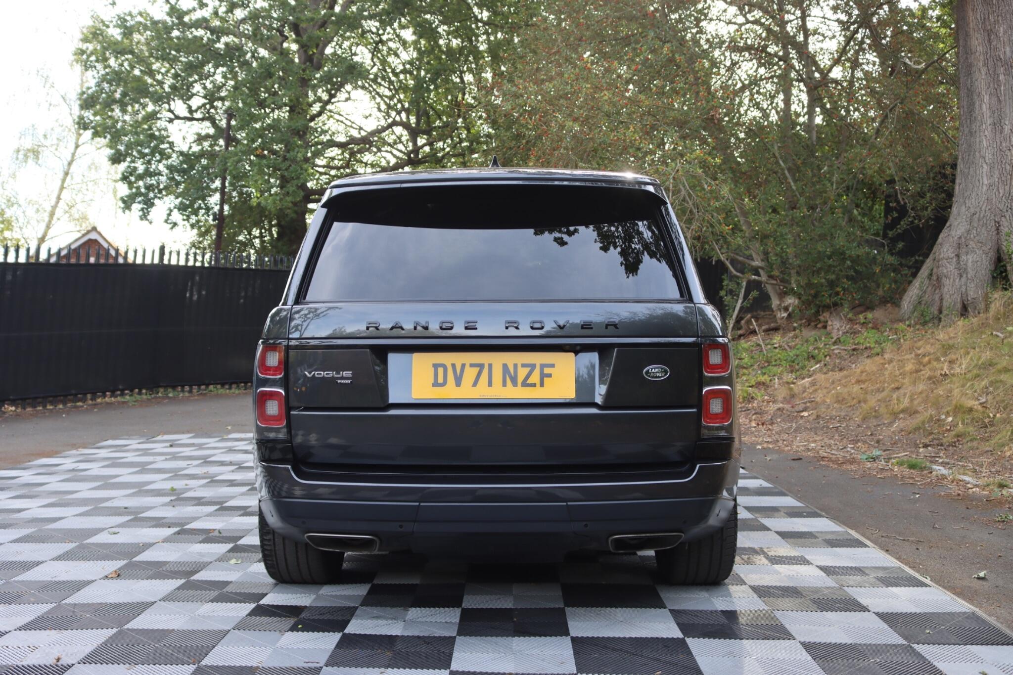 Land Rover Range Rover view 23