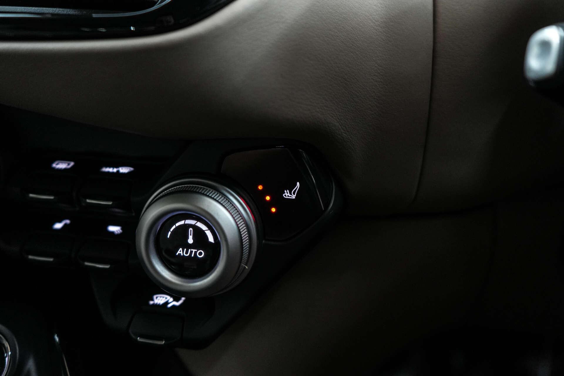 Aston Martin Vantage view 39