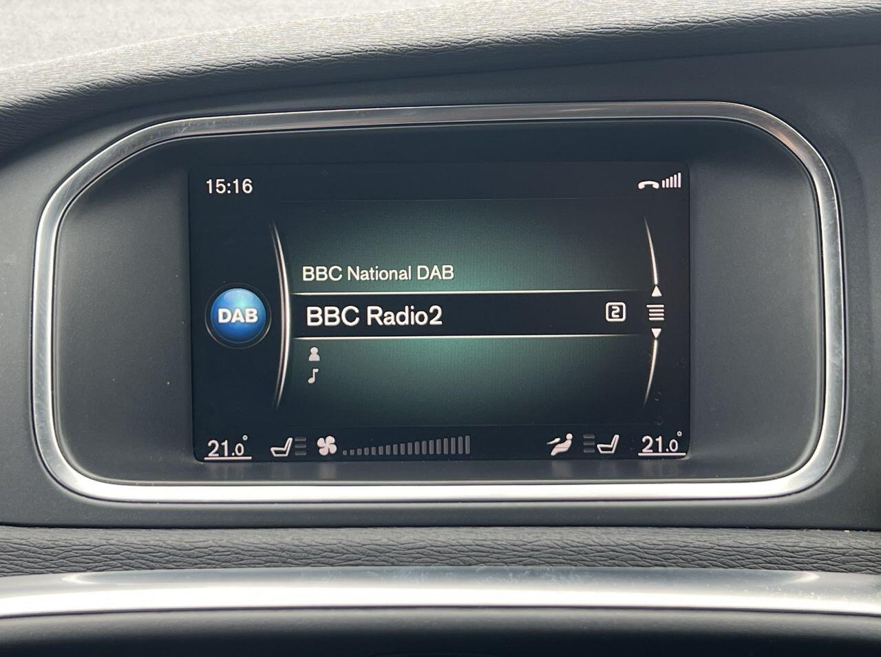 Volvo V40 Cross Country view 34