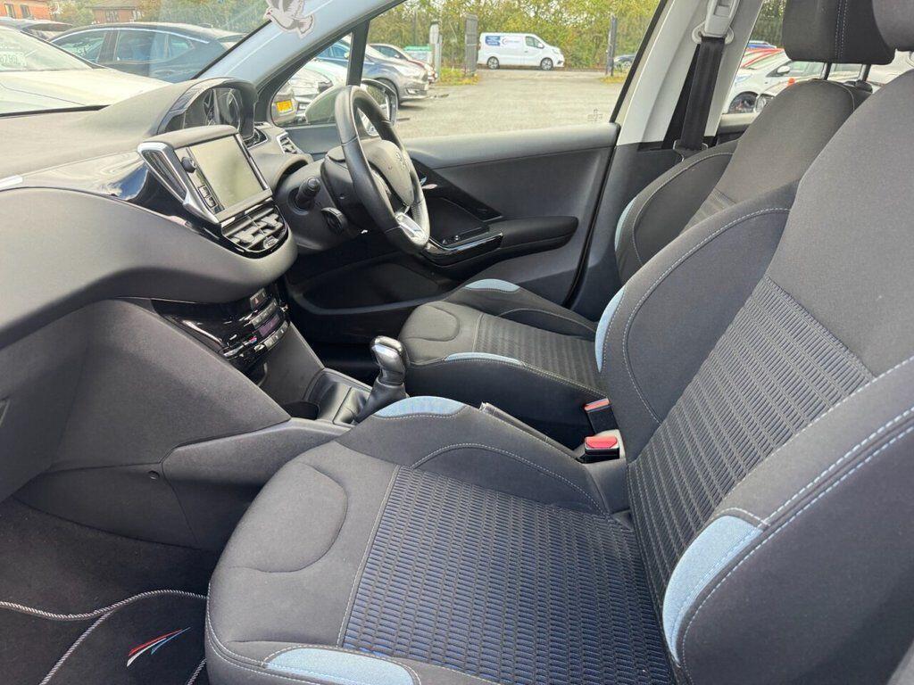Peugeot 208 view 38