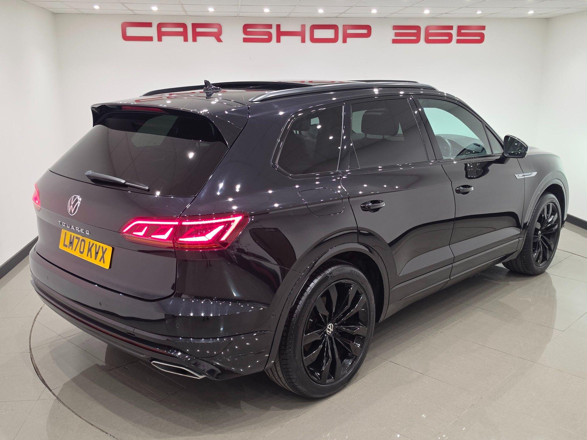 Volkswagen Touareg view 6