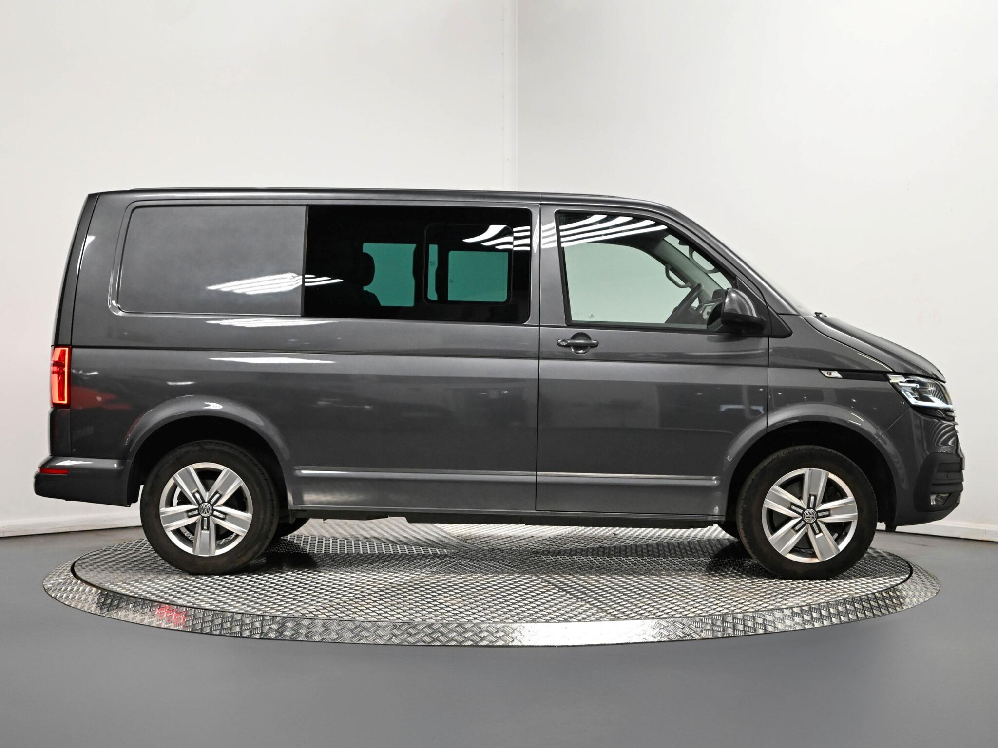 Volkswagen Transporter view 24