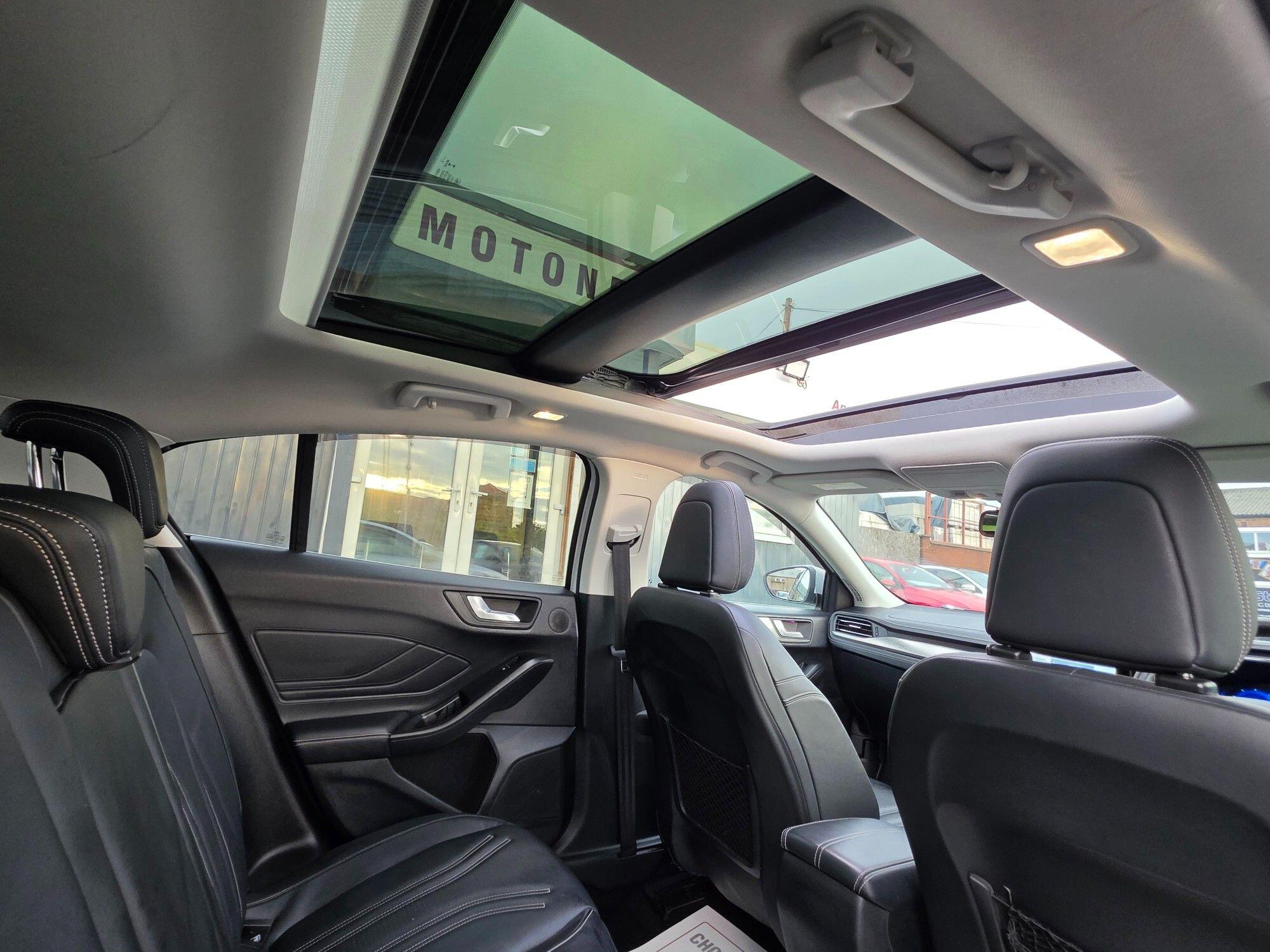 Ford Focus view 38