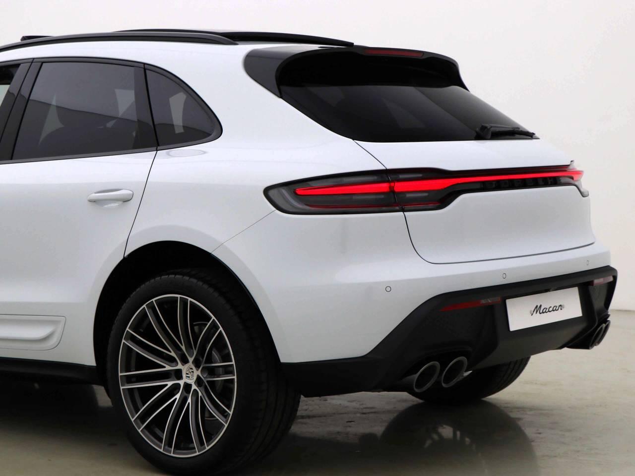 Porsche Macan view 22