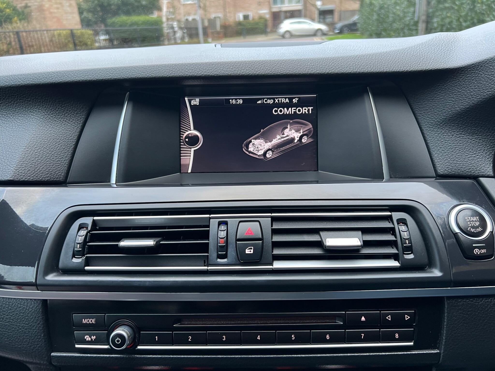BMW 5 Series view 33