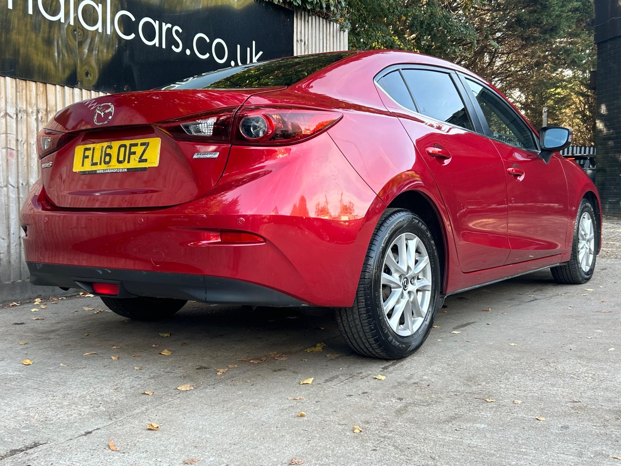 Mazda Mazda3 view 17