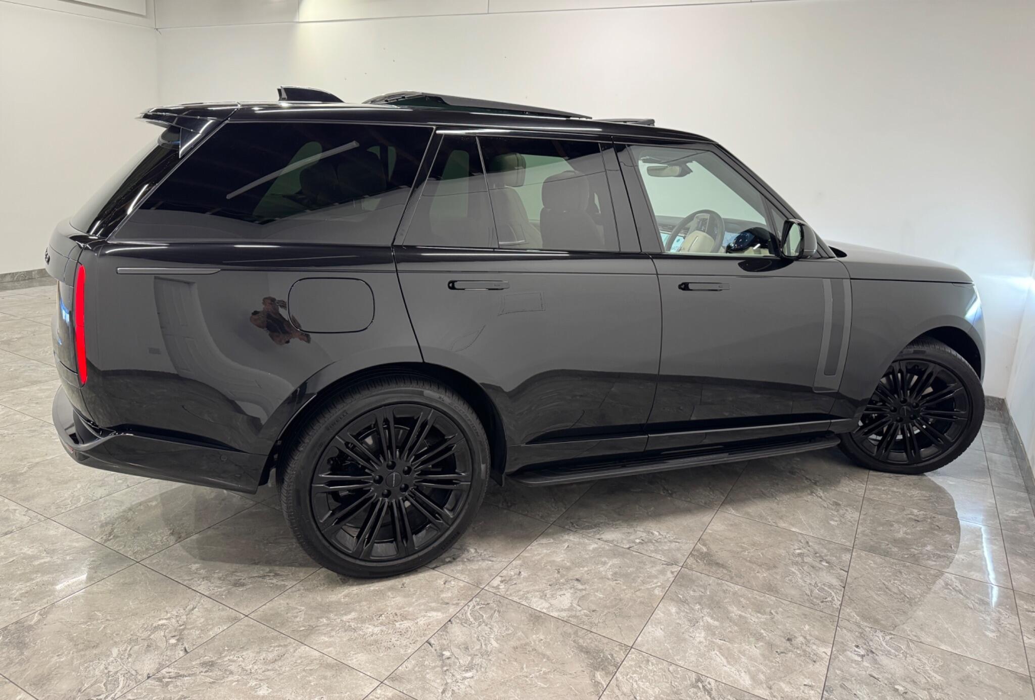 Land Rover Range Rover view 8
