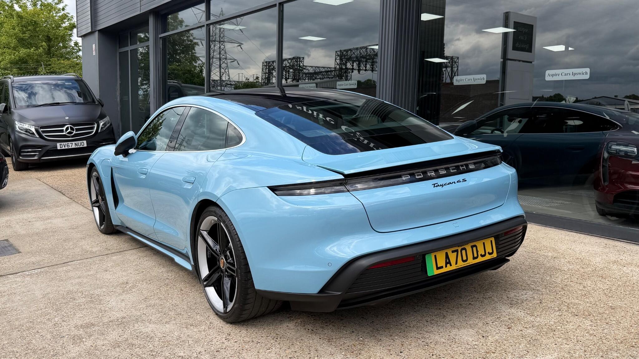 Porsche Taycan view 8