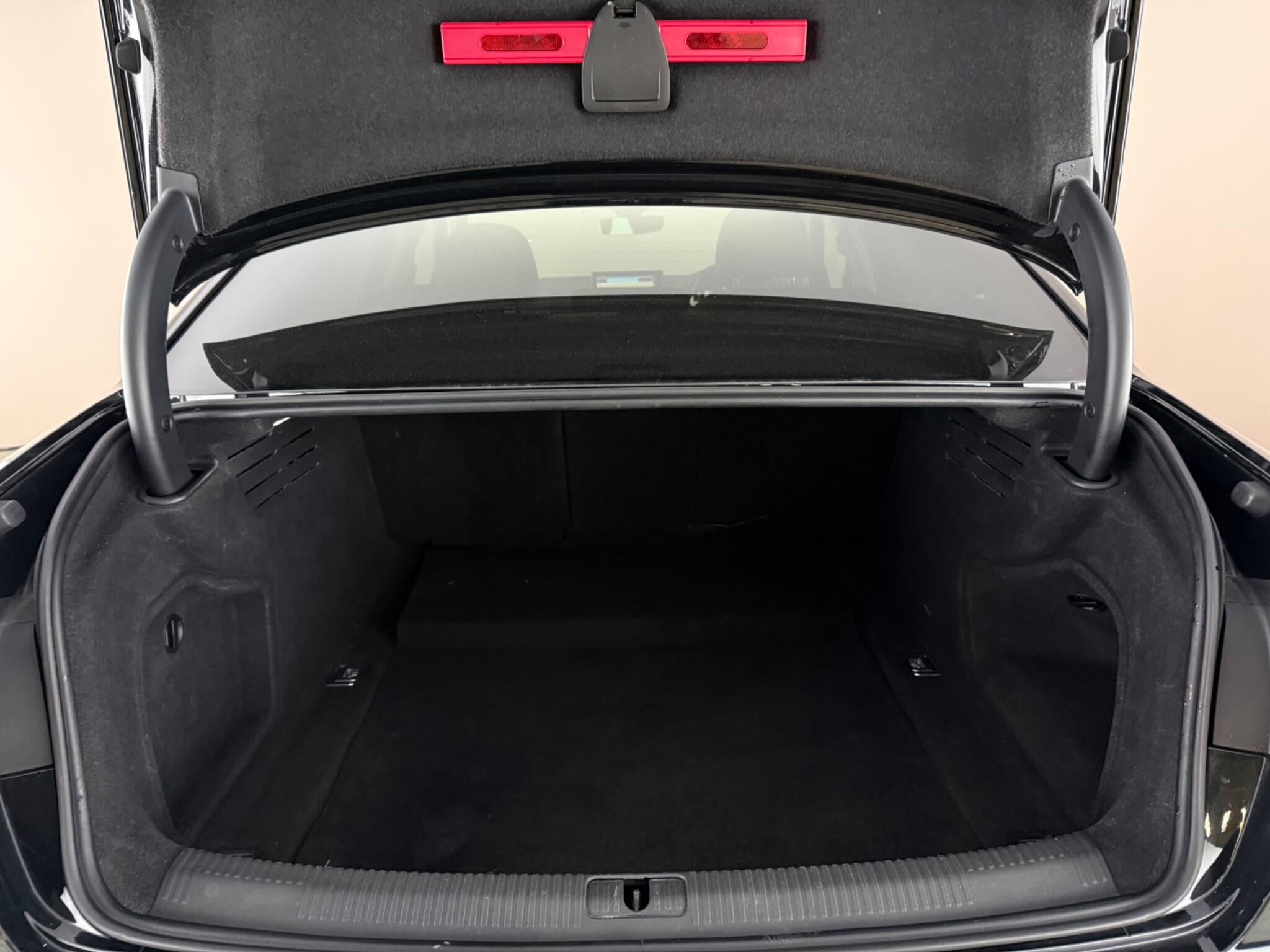 Audi A4 view 10