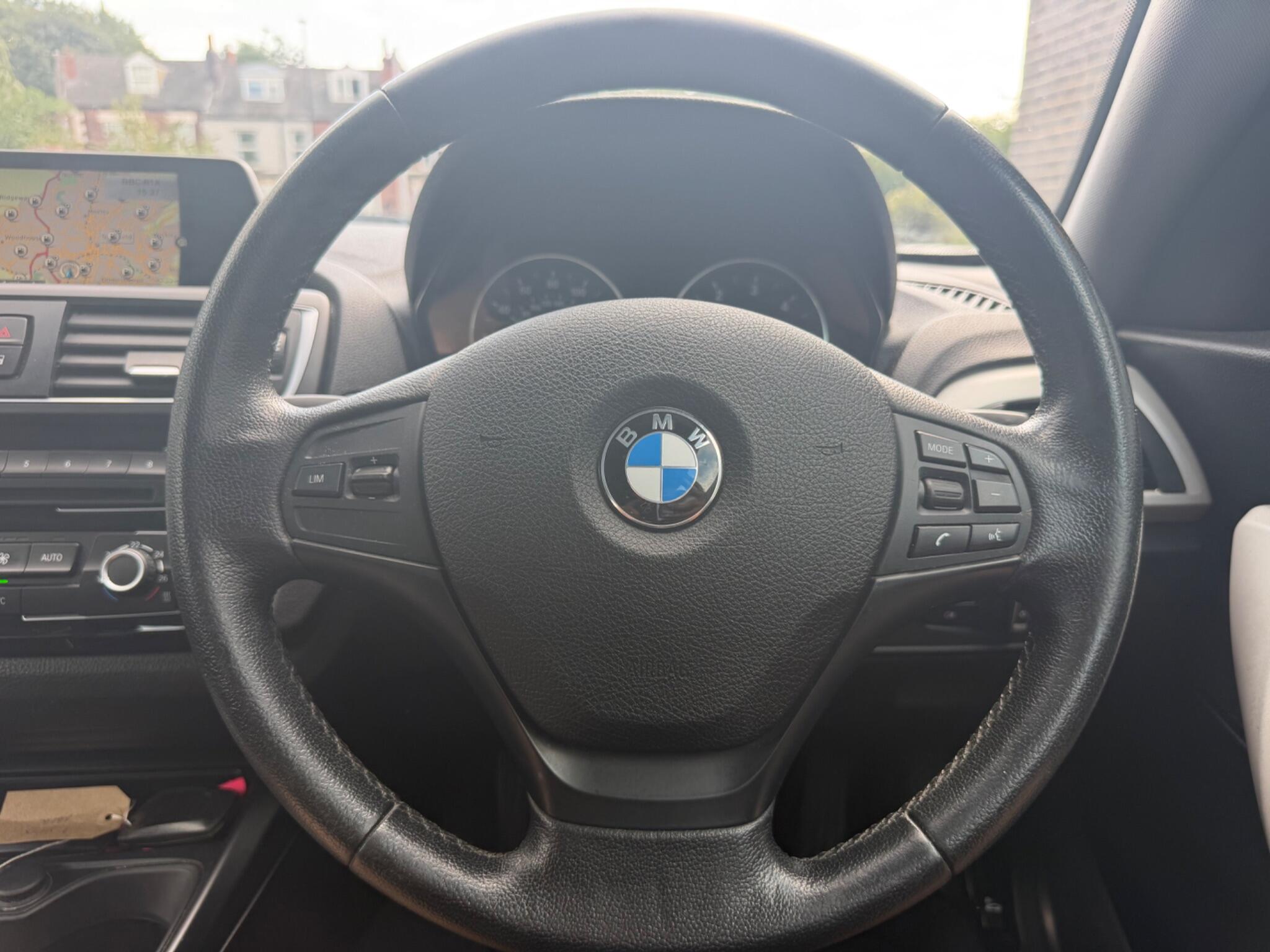 BMW 1 Series view 23