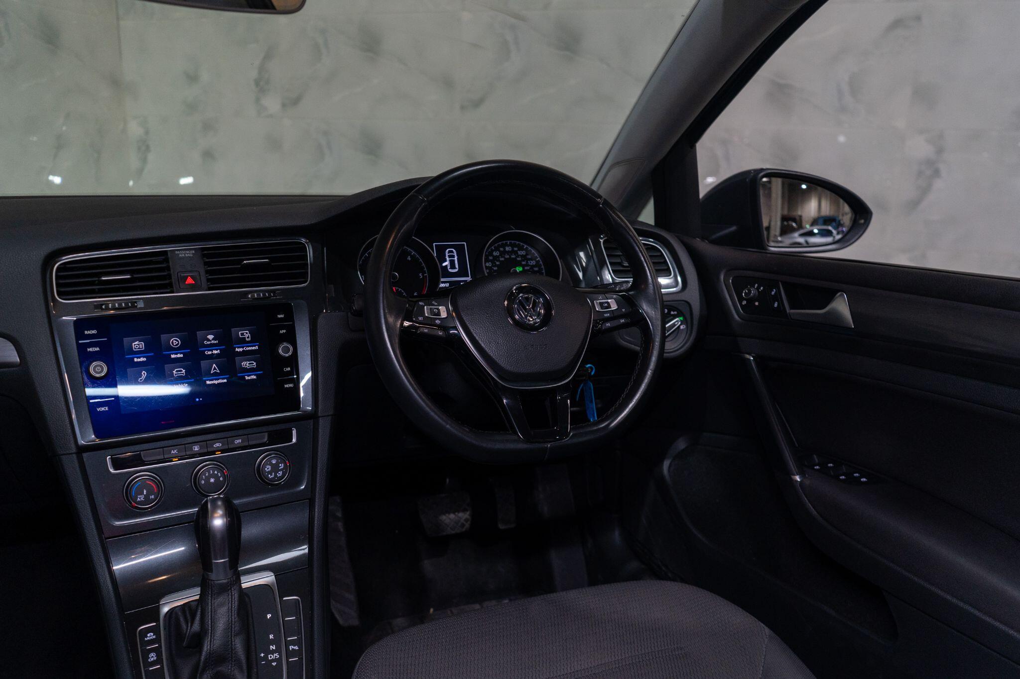 Volkswagen Golf view 14