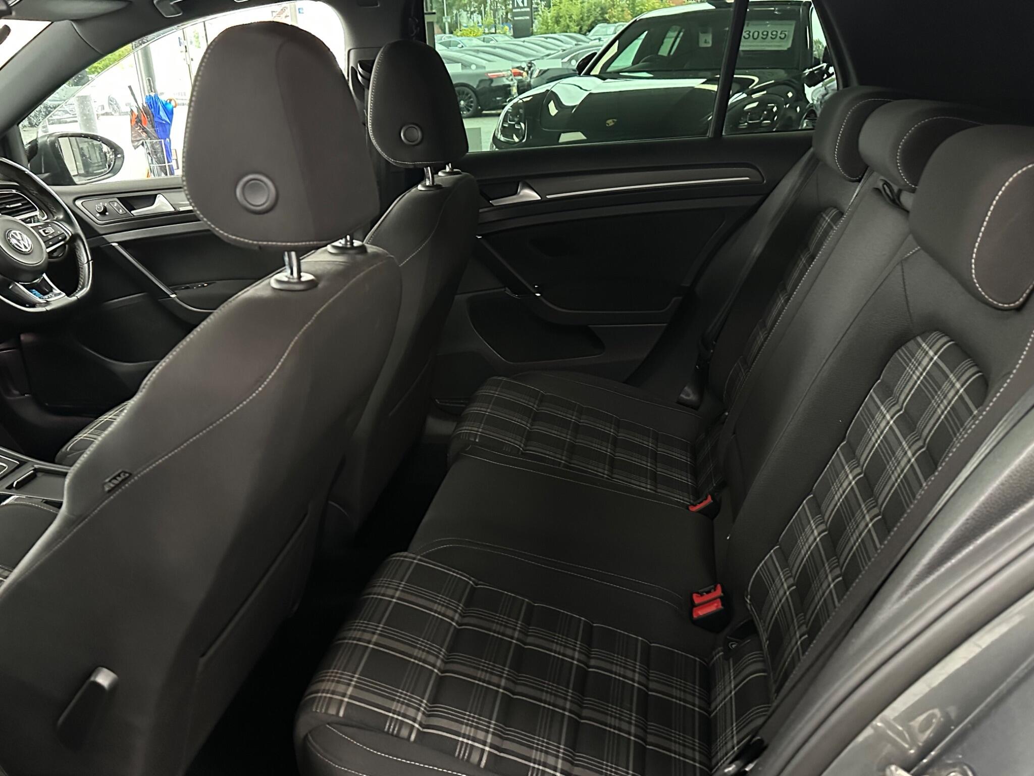 Volkswagen Golf view 37