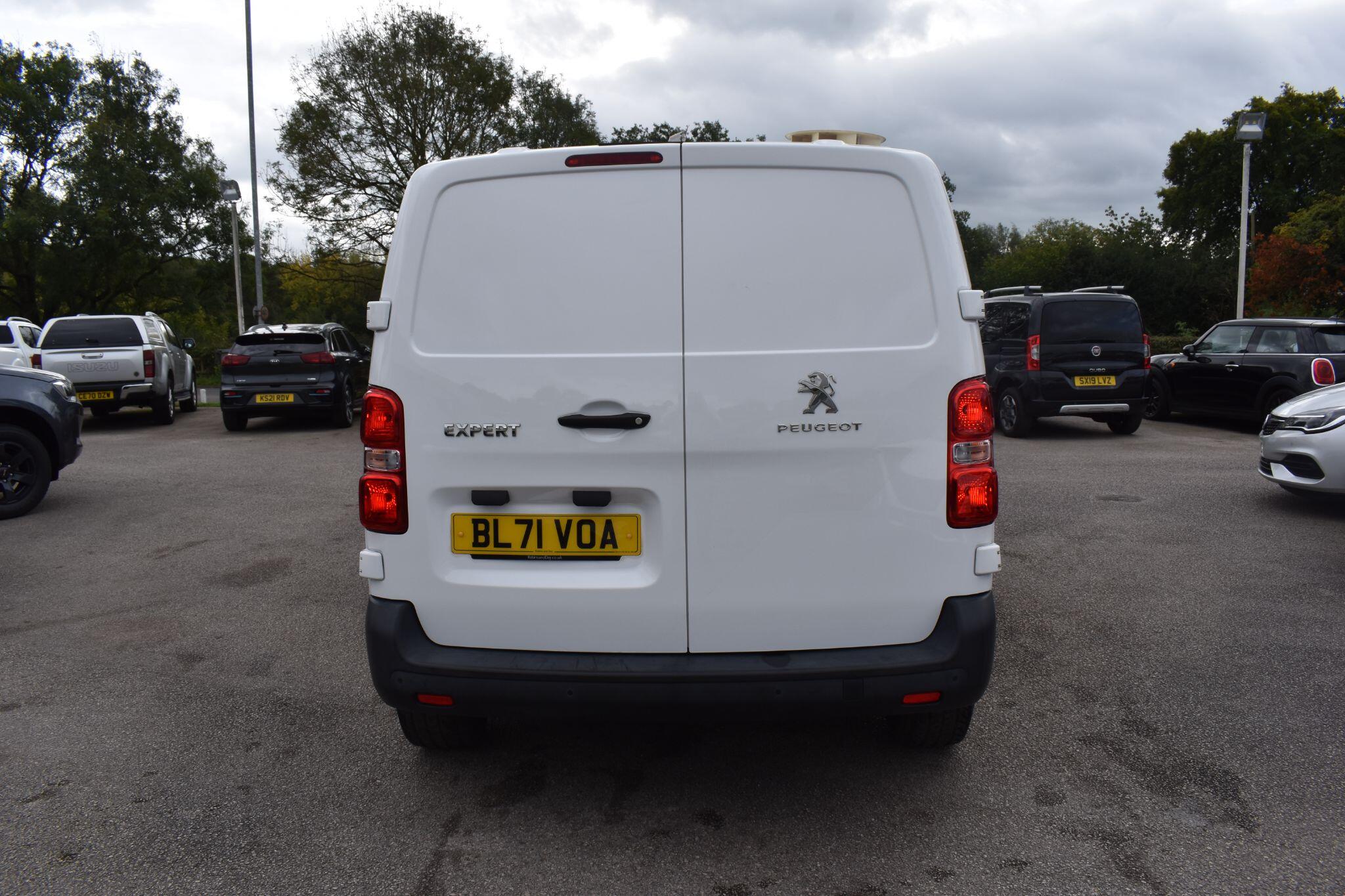 Expert - 2.0 BlueHDi 1400 Professional Premium Standard Panel Van MWB Euro 6 (s/s) 6dr - Image 20