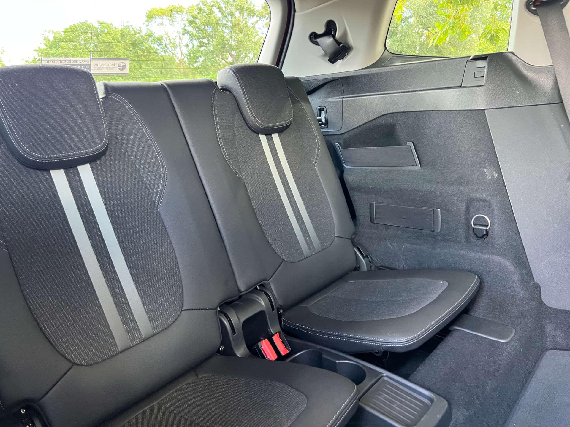 BMW 2 Series view 19