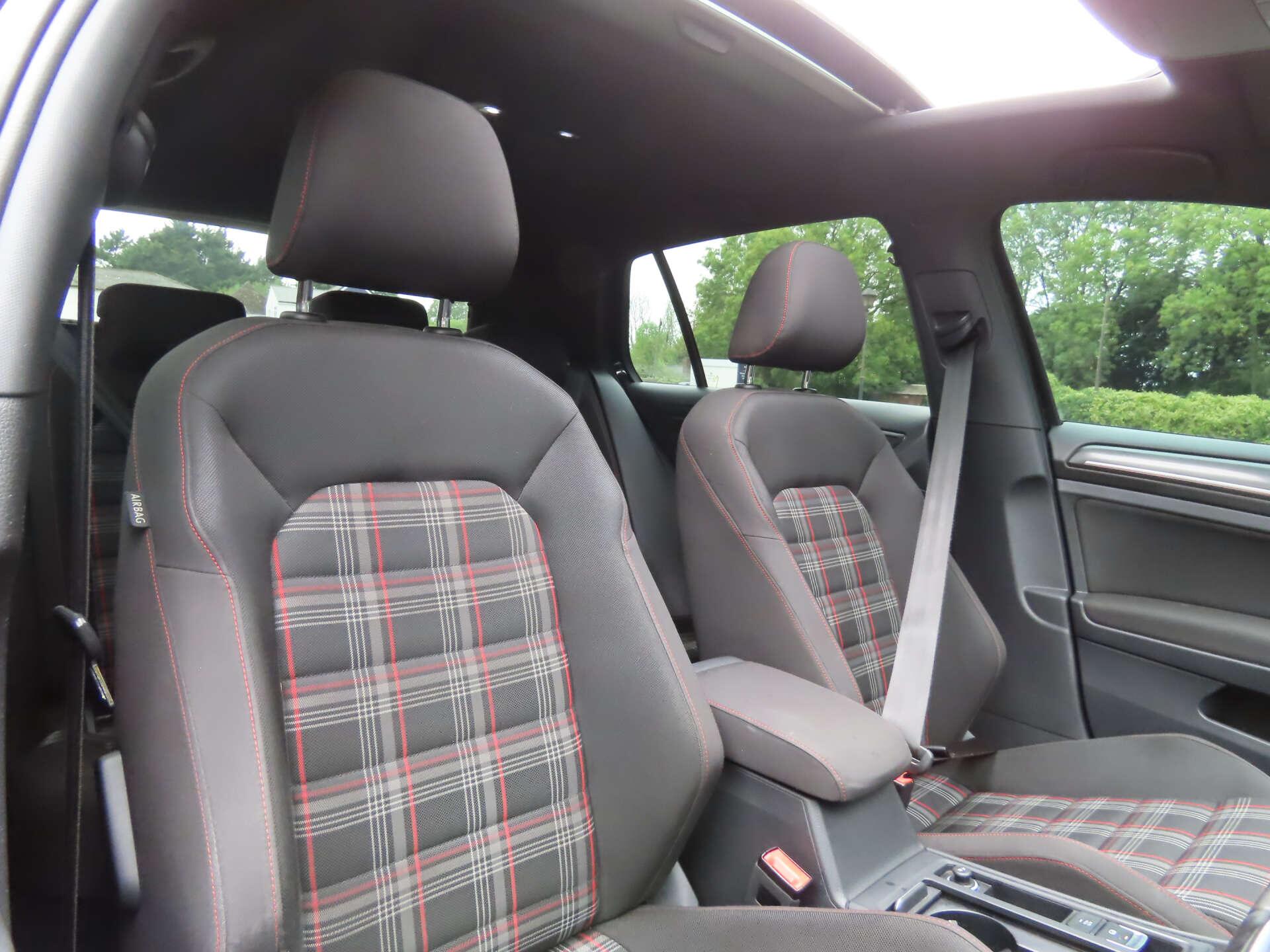 Volkswagen Golf view 10