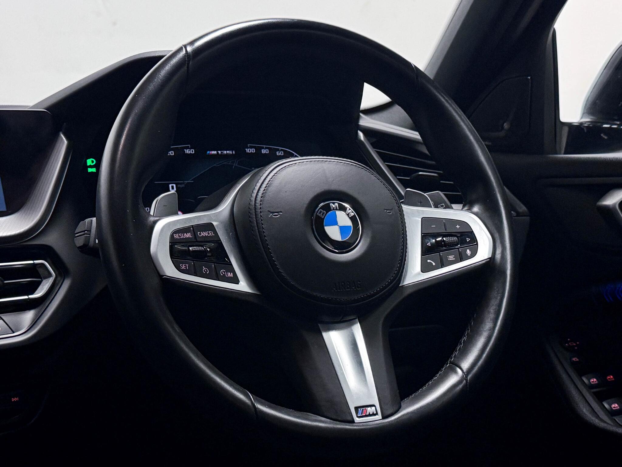 BMW 1 Series view 13