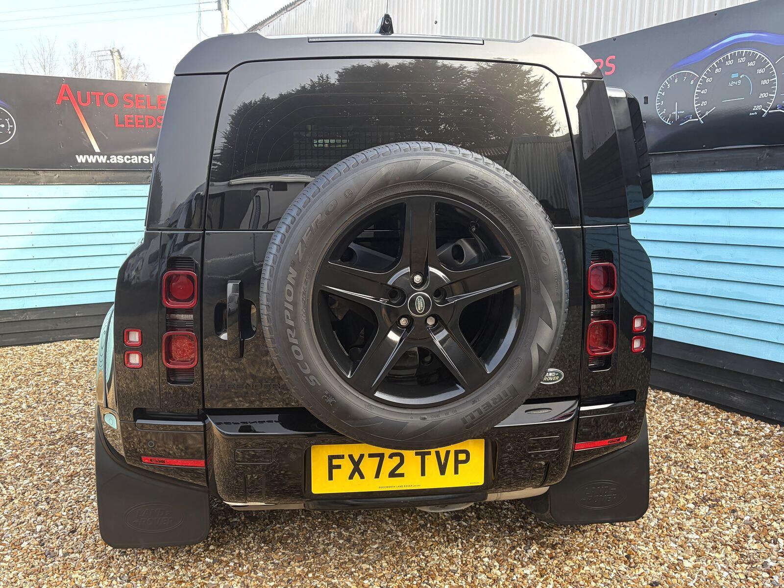Land Rover Defender view 24