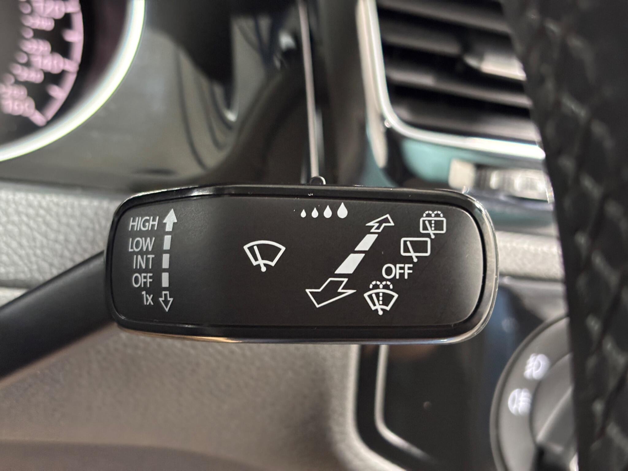 Volkswagen Golf view 30