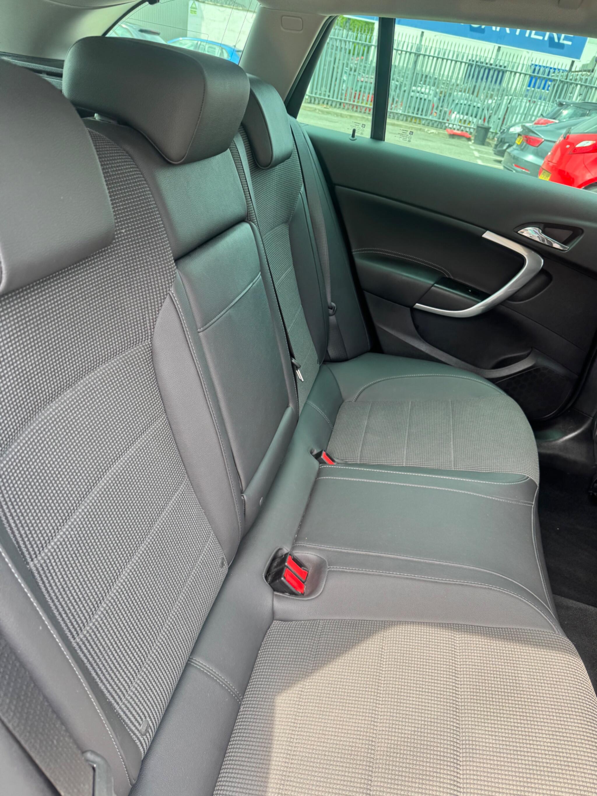 Vauxhall Insignia view 31