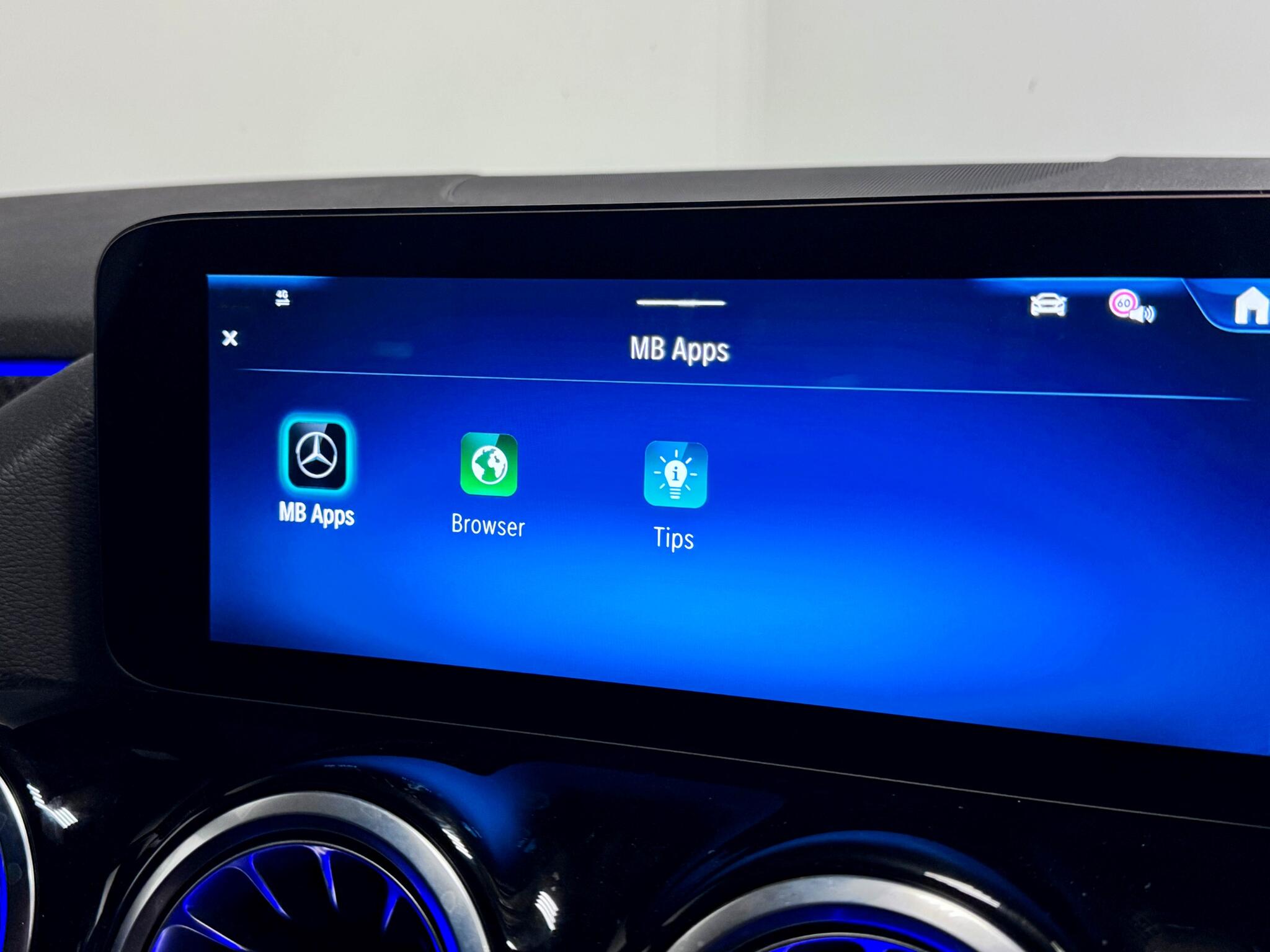 Mercedes-Benz Gla view 44