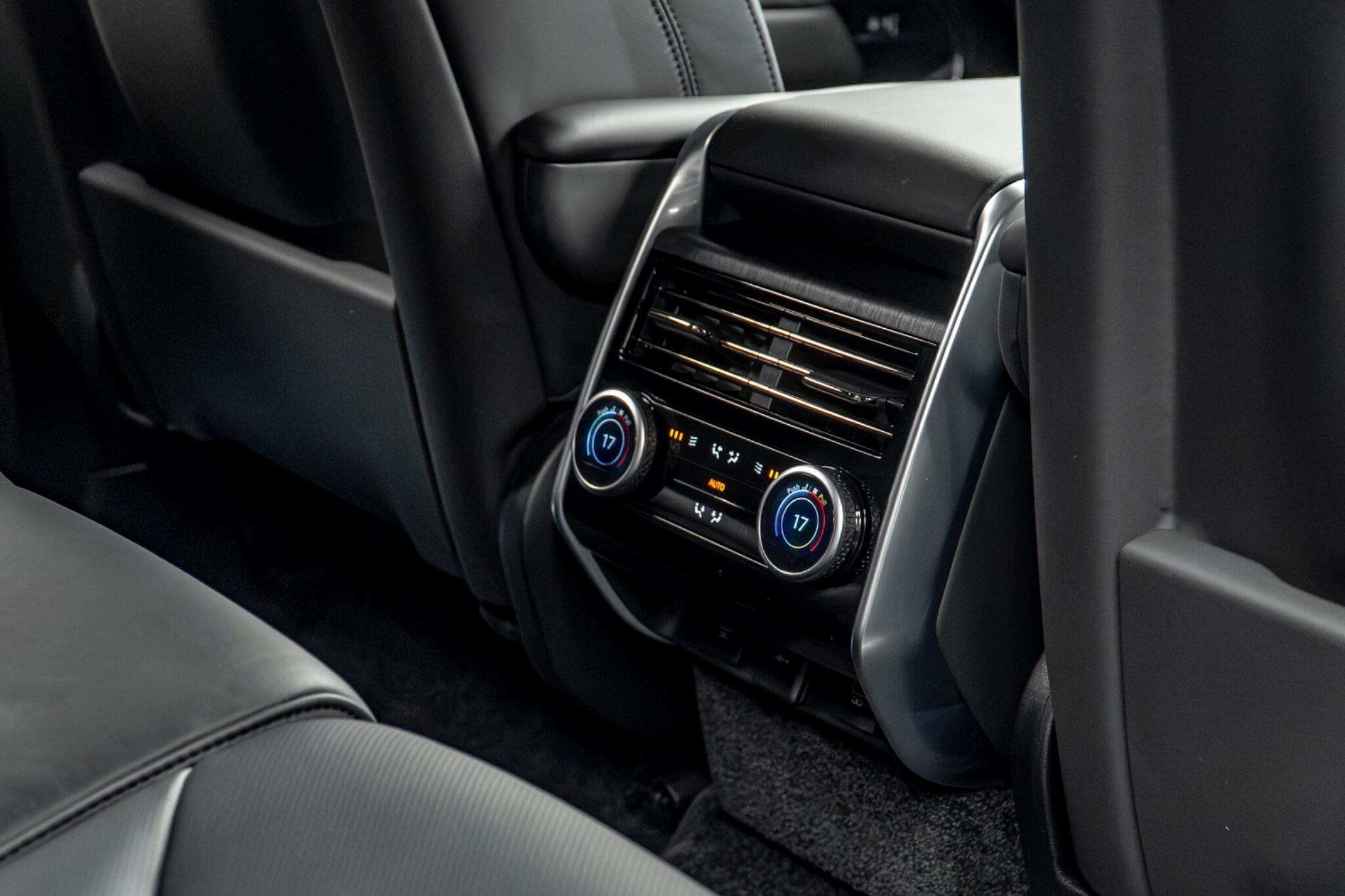 Land Rover Range Rover view 44