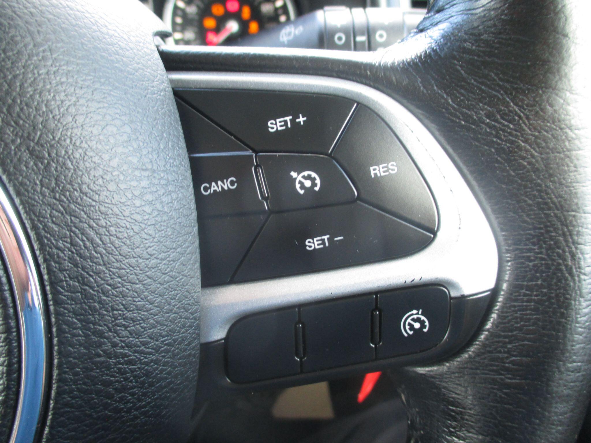 Jeep Renegade view 35